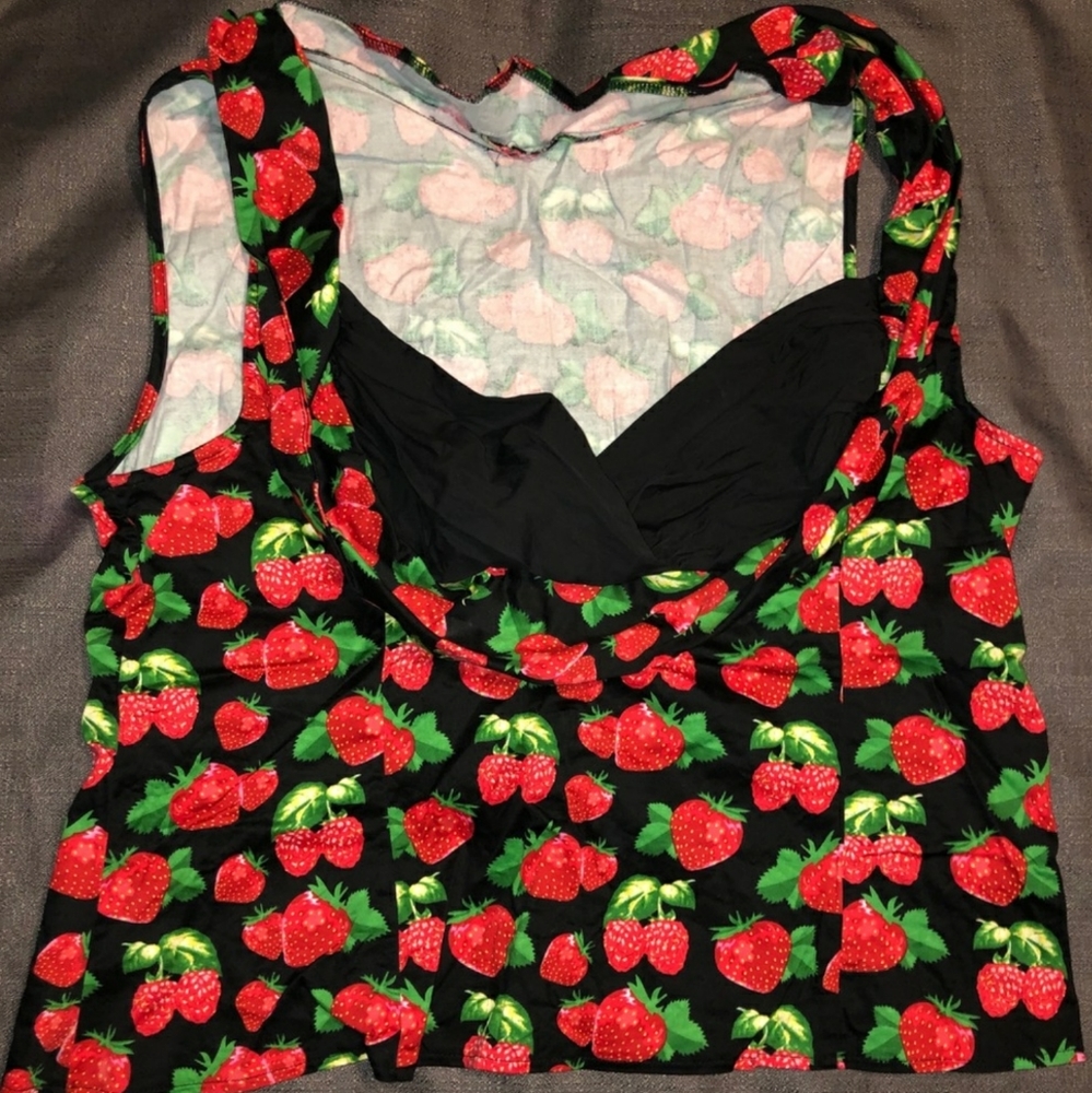 Lindy Bop Strawberry Pin Up Top US22